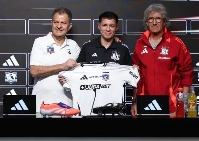 Matías Fernández fue presentado como refuerzo de Colo Colo | Foto: Colo Colo