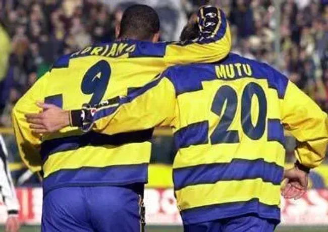 Adriano y Mutu fueron letales juntos.