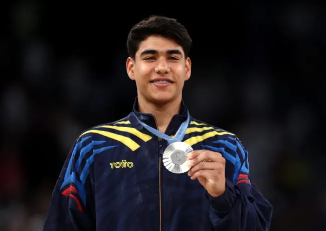 Ángel Barajas, ganador de la medalla de plata en barra fija en París 2024. / IMAGO.
