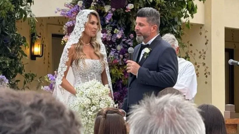 Lisandro Martínez, presente en el casamiento de Bragarnik, tomó una foto de los novios. (Instagram: lisandromartinezzz)