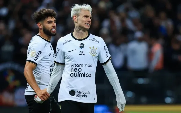 Marcello Zambrana/AGIF – Yuri Alberto e Roger Guedes atuando juntos pelo Corinthians