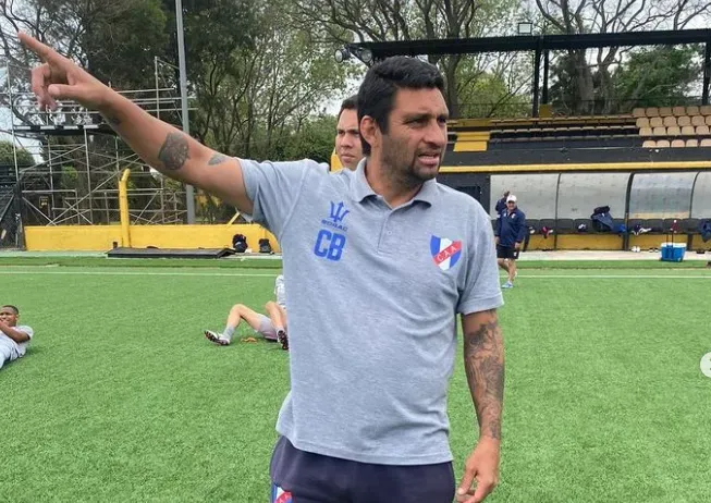 De goleador a DT en el ascenso uruguayo. (@artigassad)