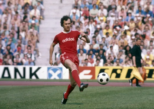 Franz Beckenbauer en Bayern Múnich en 1975 (IMAGO)