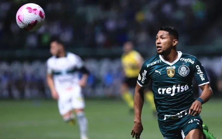 Ettore Chiereguini/AGIF – Rony atuando com a camisa do Palmeiras