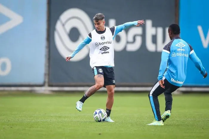 Foto: Lucas Uebel / Gremio – Ferreira, atacante do Grêmio, não atua desde o fim de março, quando sofreu lesão na coxa esquerda