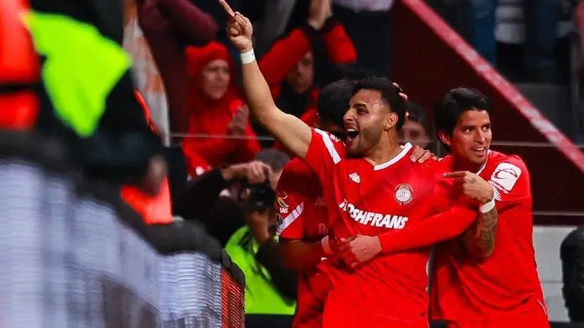 El festejo de Alexis Vega en su vuelta al gol en casa [Foto: Deportivo Toluca]