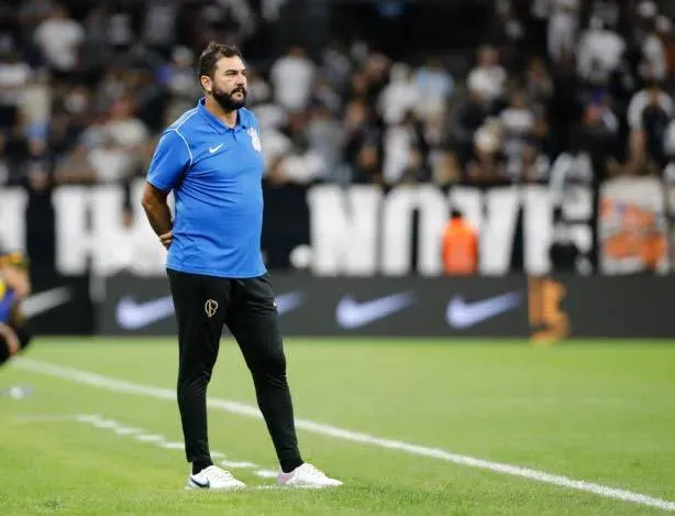 Danilo como treinador do Corinthians. Foto: Rodrigo Gazzanel/Ag.Corinthians