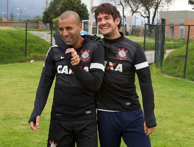 Sheik e Pato no Corinthians – Foto: Daniel Augusto/Agência Corinthians