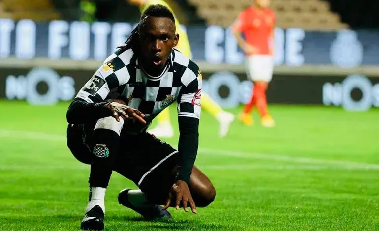 Alberth Elis jugó una temporada en el Boavista de Portugal luego de ser vendido por el Houston Dynamo.