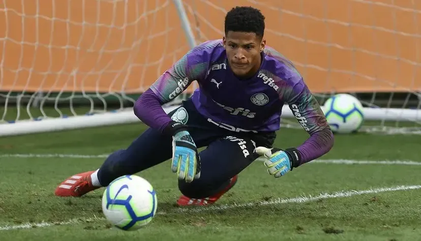 Mateus Oliveira treinando com a equipe principal (Foto: Divulgação/Palmeiras)