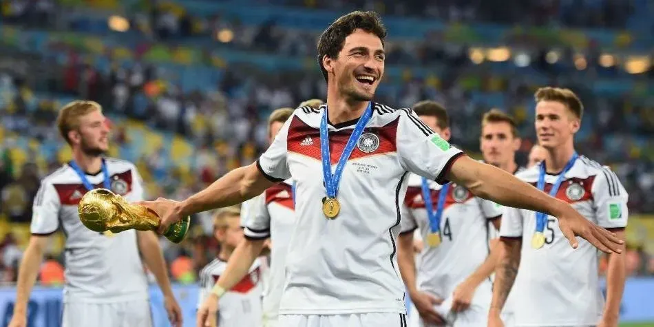 Hummels, campeón del mundo y mejor defensor alemán del 2014.