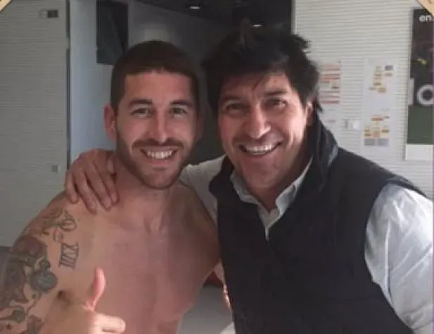 Sergio Ramos junto a Iván Zamorano.