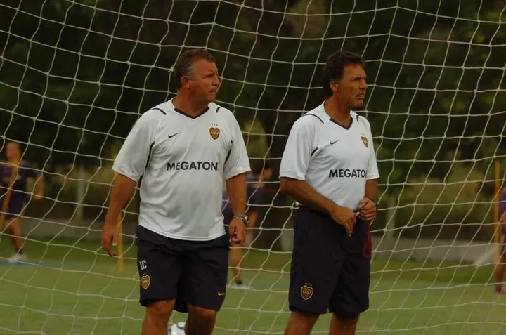 Hugo Gottardi y Miguel Ángel Russo, el cuerpo técnico de Boca Juniors durante 2007. (Foto: Olé)
