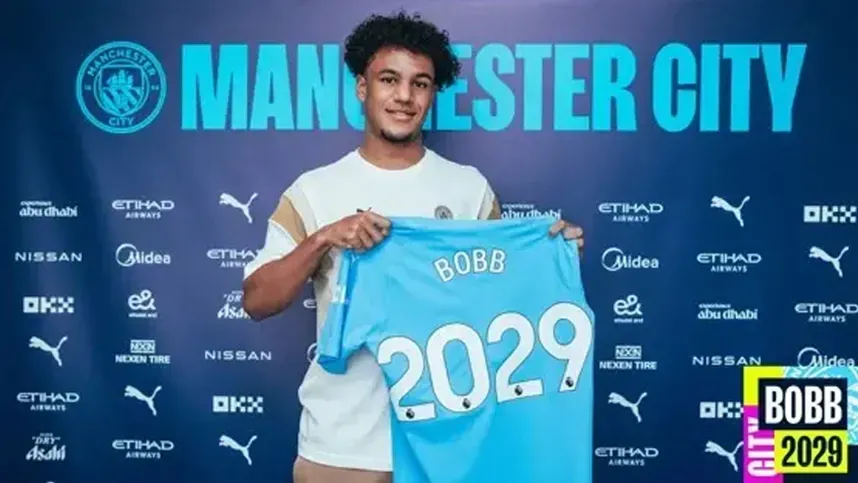 Oscar Bobb firmó un nuevo contrato hasta 2029 con el Manchester City.