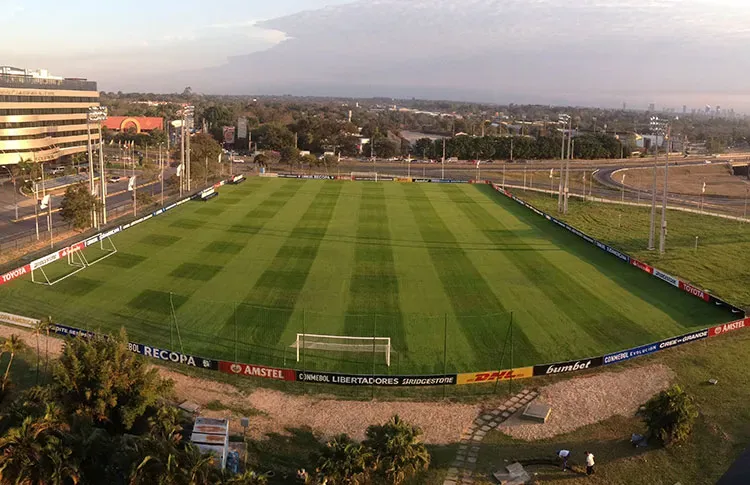 El predio de Conmebol, frente a su sede en Luque.