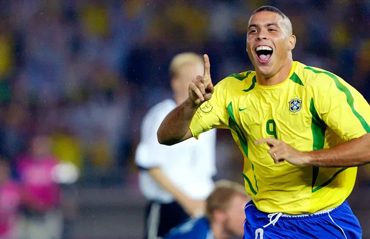 Ronaldo celebrando un gol en la final del Mundial 2002