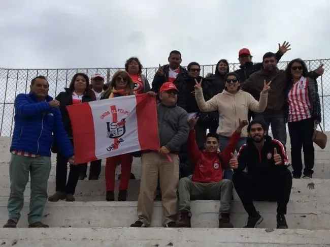 Hinchas de Unión San Felipe en su visita a Arica, 2018. Barra Brava Fotos Chile