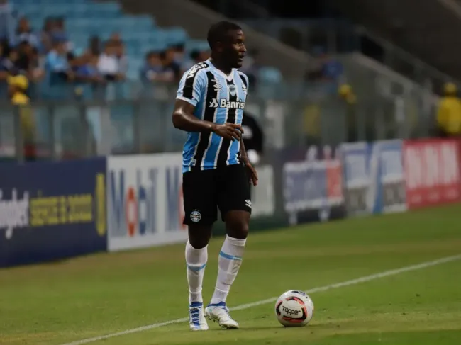 Foto: Maxi Franzoi/AGIF – Elias Manoel foi revelado no Grêmio