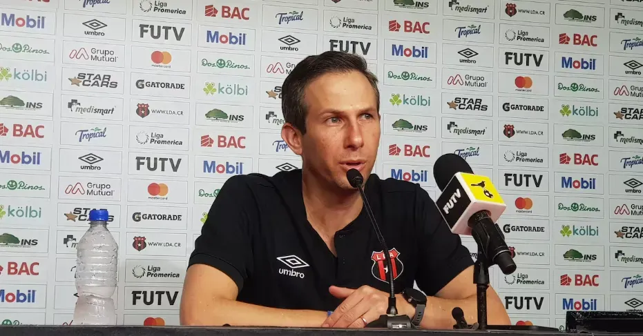 León Weinstok, abogado de Alajuelense
