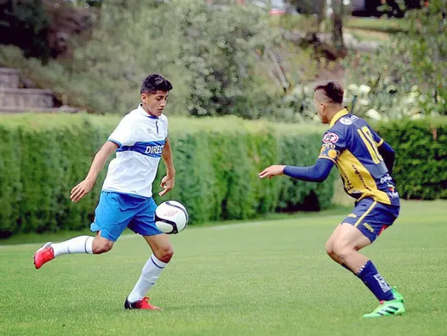 Lukas Soza en acción por la Católica. (Captura Instagram).