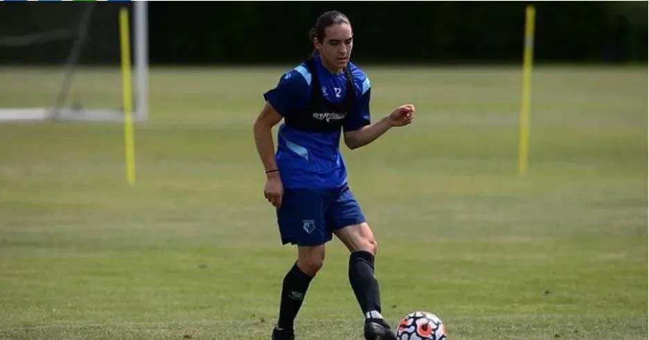 Andrés Aguilar entrenando en Watford.