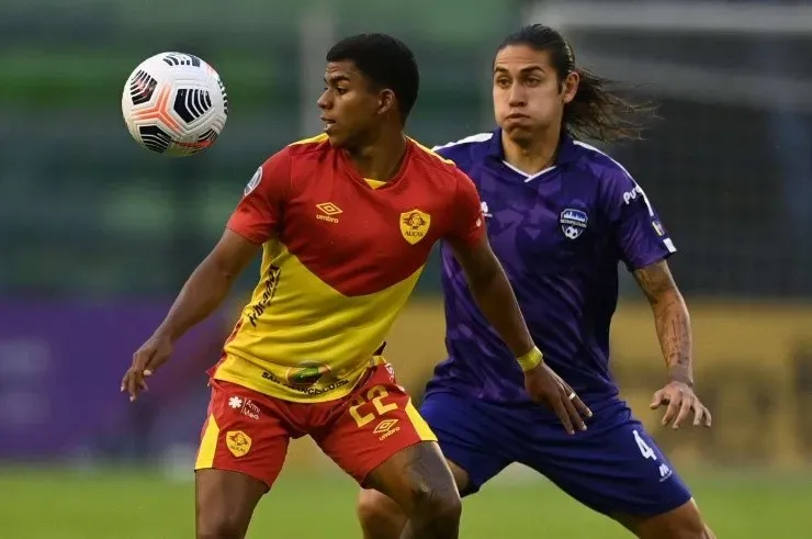 Eliminado, o Aucas volta a sua atenção no campeonato local. (Foto: Getty Images)