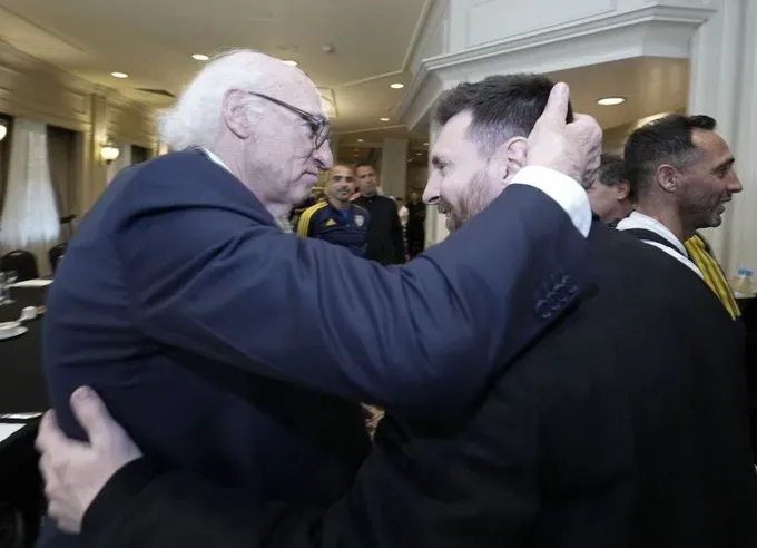 Lionel Messi junto a Carlos Bianchi