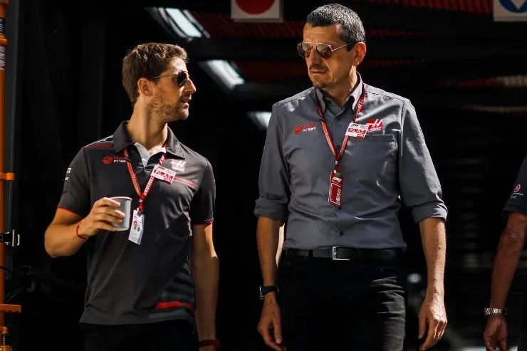 Romain Grosjean e Guenther Steiner, da Haas. (Foto: Getty Images)