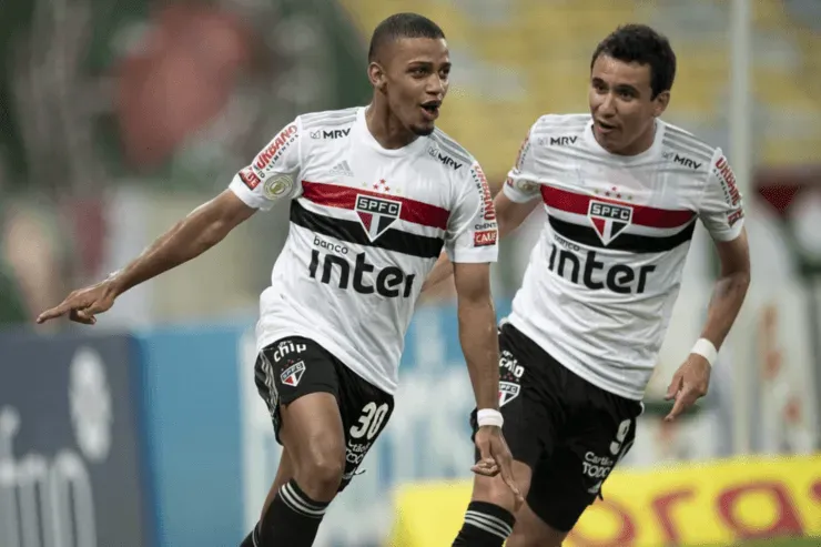 Pablo, festejando segundo gol de Brenner, no jogo de sábado. (Foto: Getty Images)