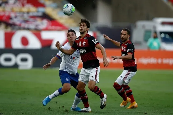 Rodrigo Caio ficou de fora dos últimos confrontos entre Flamengo x São Paulo. (Foto: Getty Images)