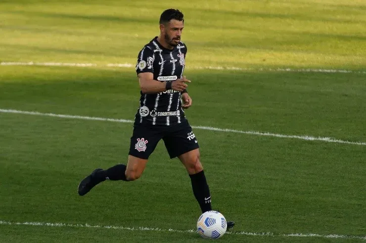 Giuliano, em campo pelo Corinthians. (Foto: Getty Images)