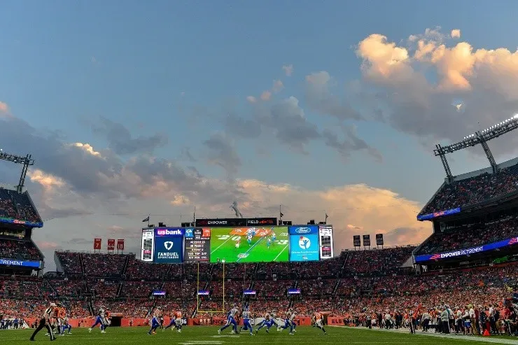 Um dos estádios da temporada 2021/2022 da NFL. (Foto: Getty Images)