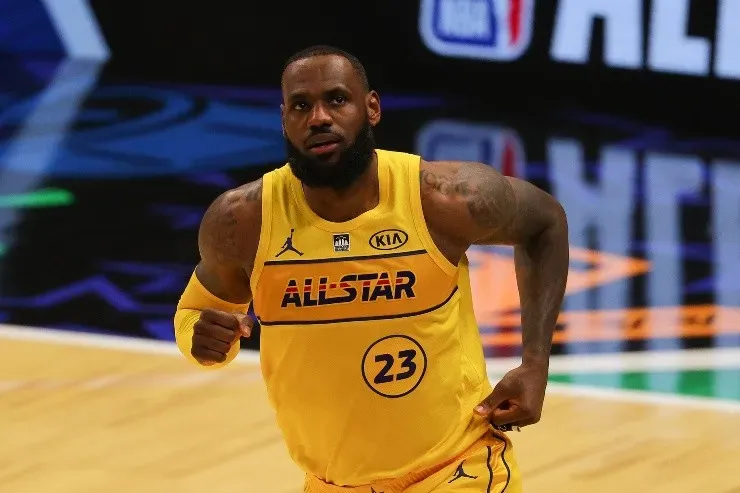 Kevin C. Cox/Getty Images – LeBron durante jogo das estrelas em 2021