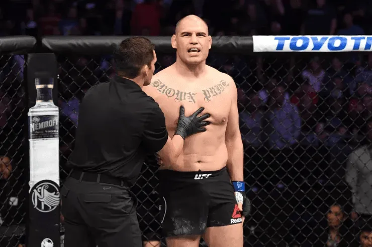 Foto: Josh Hedges/Getty Images – Cain Velásquez em sua última luta no UFC, em 2019.