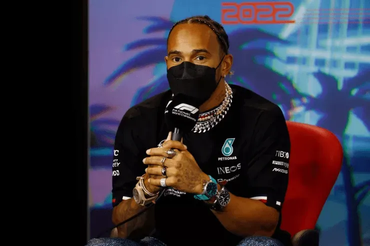 Lewis Hamilton na coletiva de imprensa do GP de Miami da F1 2022 — Foto: Jared C. Tilton/Getty Images