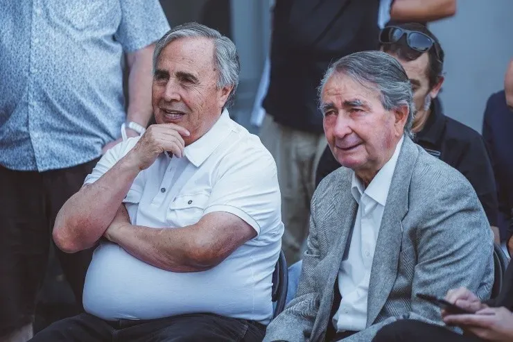 La emotiva jornada en que Carlos Caszely conoció la estatua en su honor | Imagen: Guillermo Salazar