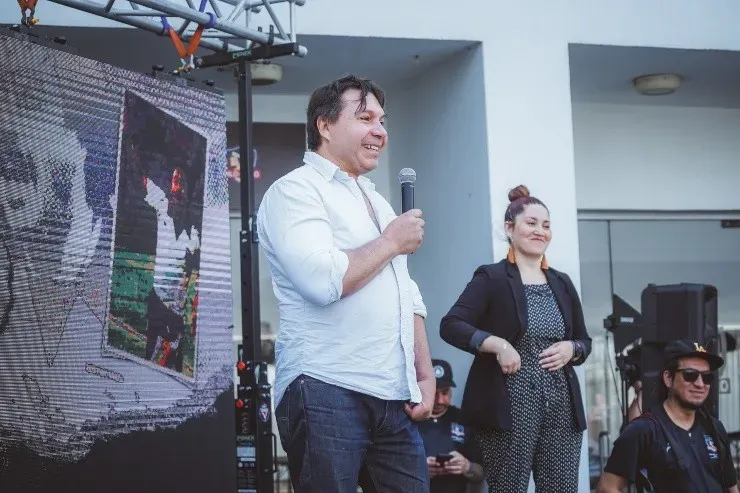La emotiva jornada en que Carlos Caszely conoció la estatua en su honor | Imagen: Guillermo Salazar