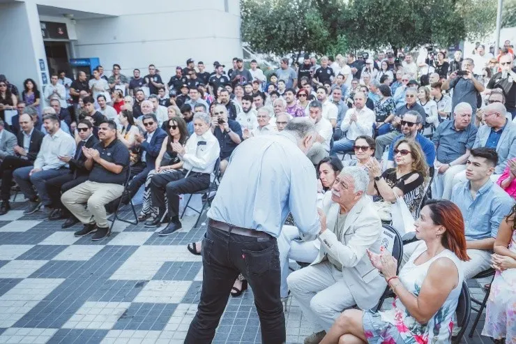 La emotiva jornada en que Carlos Caszely conoció la estatua en su honor | Imagen: Guillermo Salazar