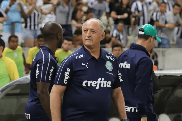 Felipão durante a partida contra o Ceará, no Castelão — Foto: PEDRO CHAVES/AGIF