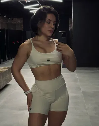 Kéfera Buchmann soltou novo pronunciamento após críticas ao seu corpo em vídeo viral – Reprodução/Instagram/@kefera