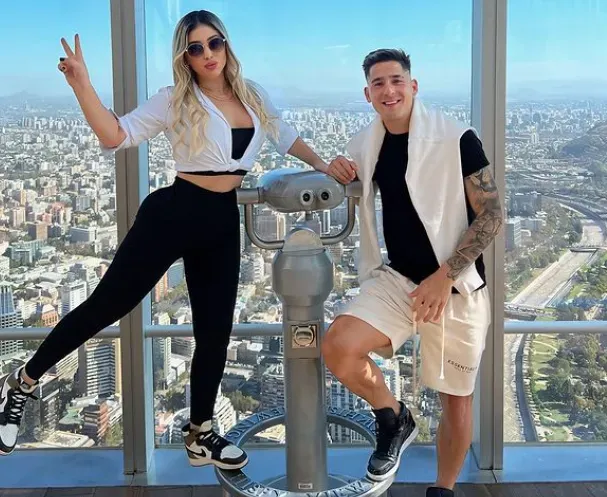 Riveros y Paiva en el mirador Sky Costanera de Santiago | Foto: Instagram @guiipaiva17