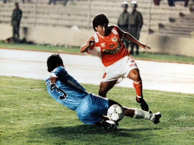 Juan Covarrubias en acción por Cobreloa. (Archivo).