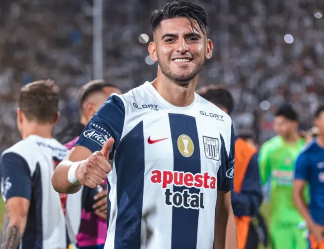 Carlos Zambrano festejando un triunfo con Alianza Lima. (Foto: Alianza Lima Prensa)
