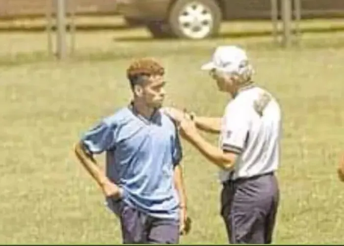 Con Carlos Bianchi, que lo subió a Primera. Foto web.