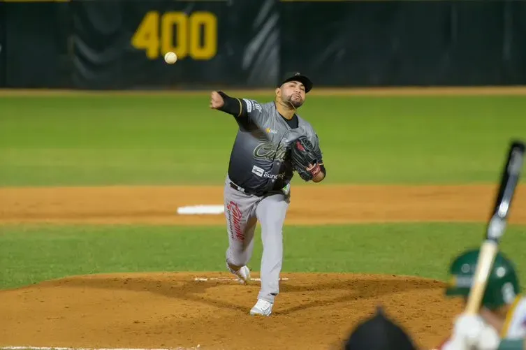 José Luis Bravo encaminó a Tomateros al triunfo desde la lomita (Foto: Cortesía LMP)