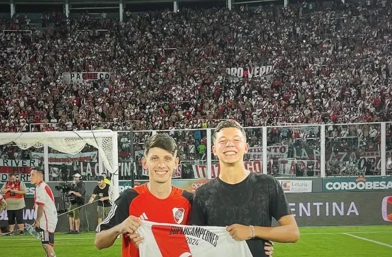 Facundo junto a Bastian Demichelis en los festejos de River campeón 2024.