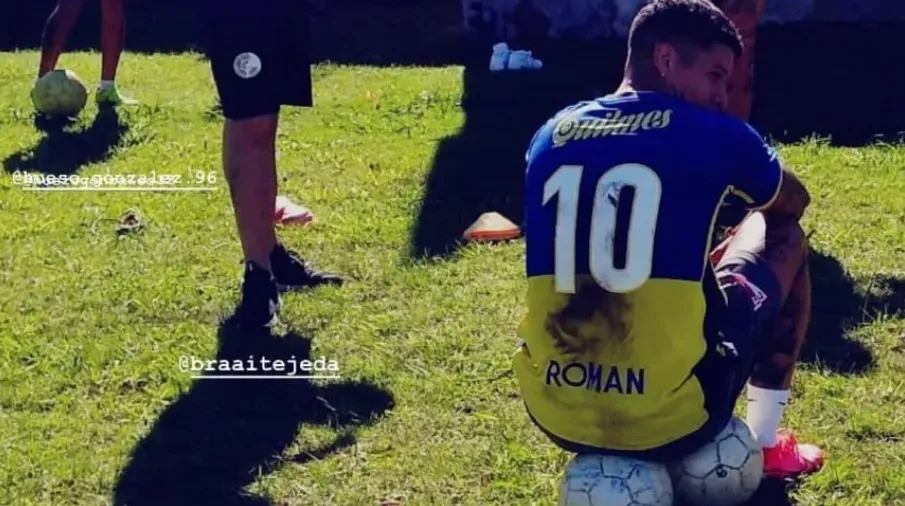 Rojo ya usaba la de Boca antes de llegar al club. (Instagram)