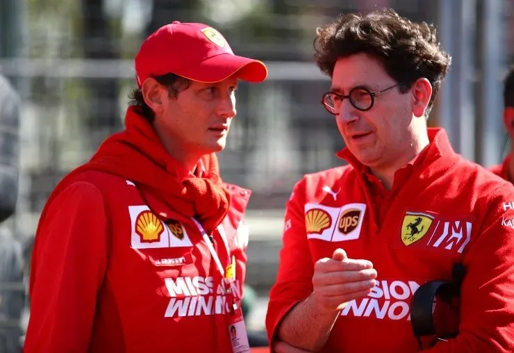 John Elkann e Mattia Binotto da Ferrari. (Foto: Getty Images)