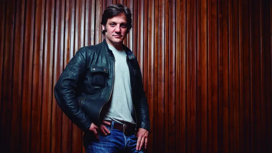 El Turco elige a Rodrigo De la Serna para que lo interprete en su miniserie o película.