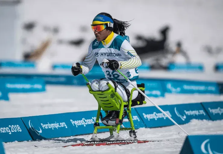 Foto: Marcio Rodrigues/MPIX/CPB – Aline Rocha em competição nas Paralimpíada de Inverno de 2018